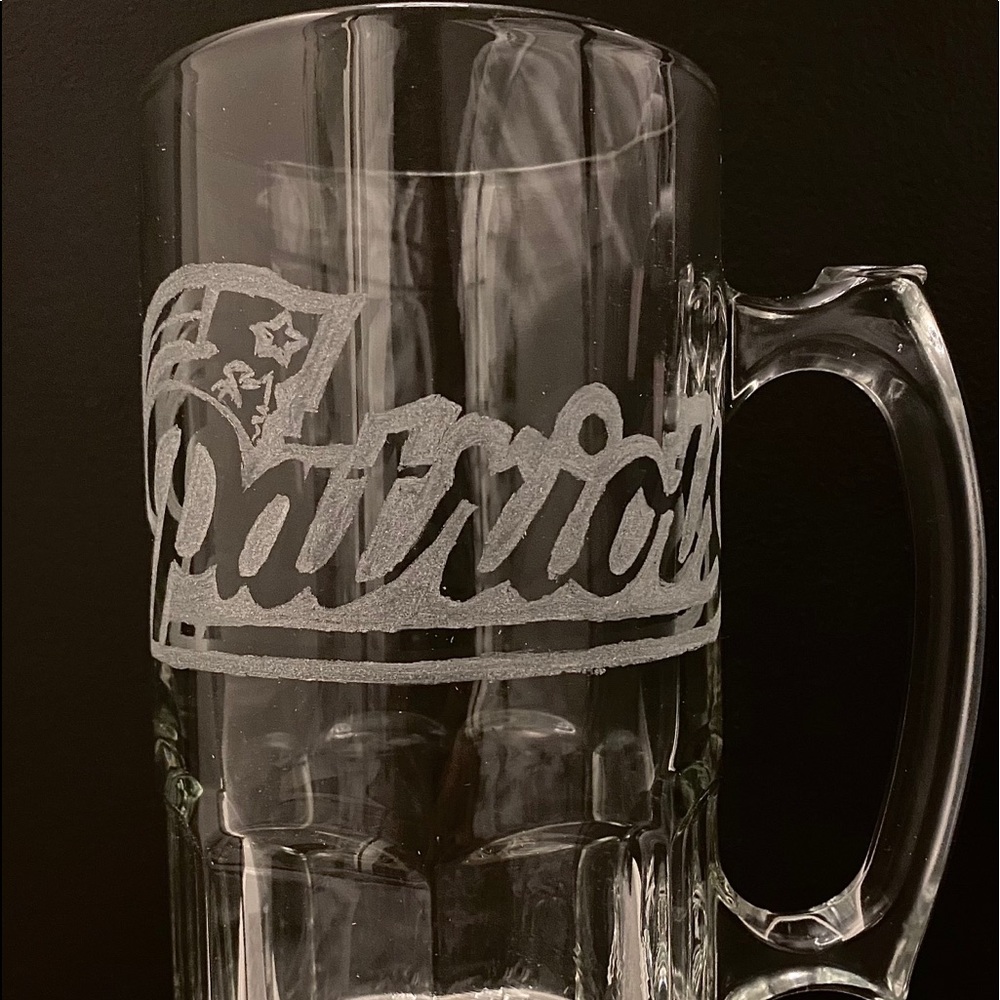 New England Patriots etched glass beer mug